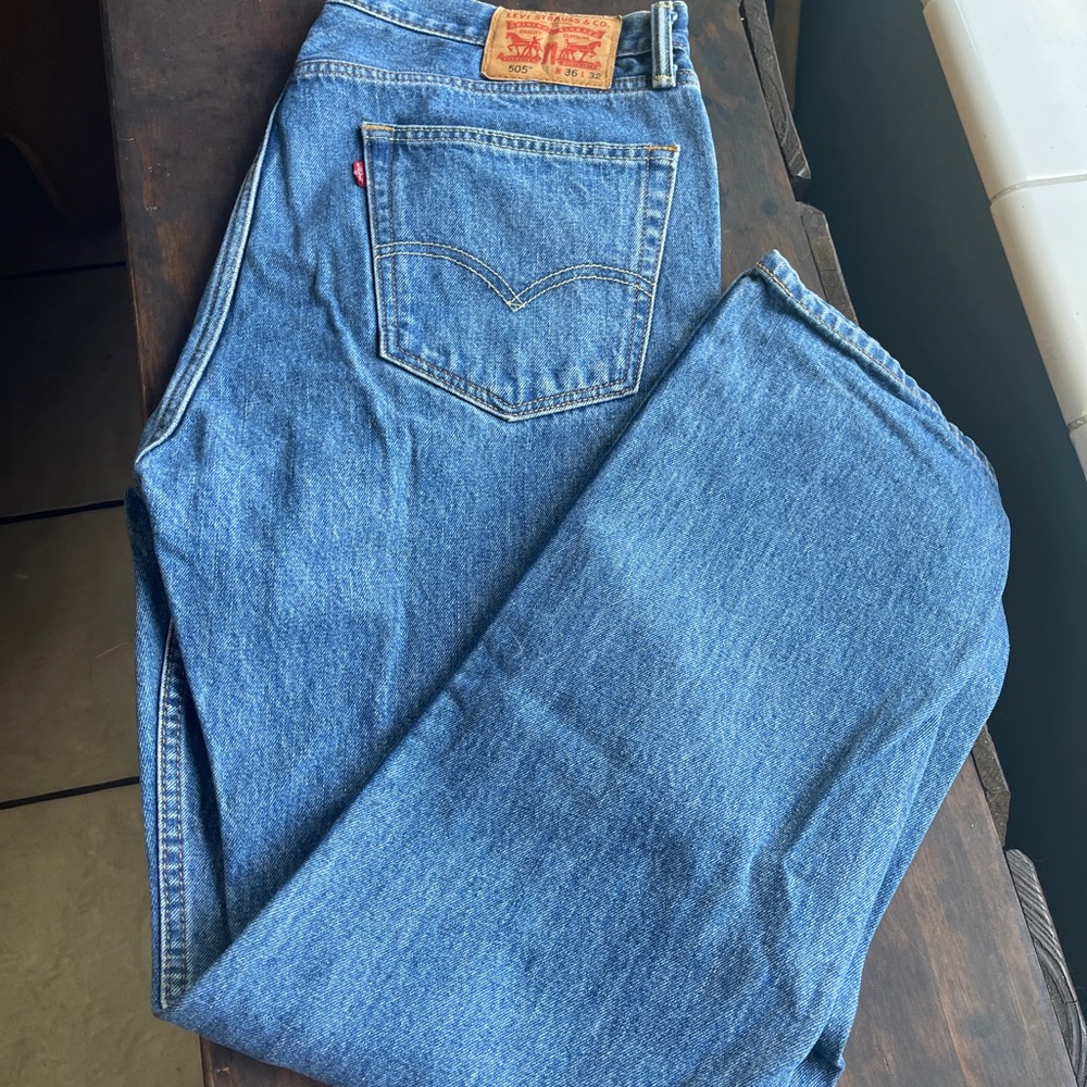 Levi's Classic Straight Men's Jeans in Denim Blue